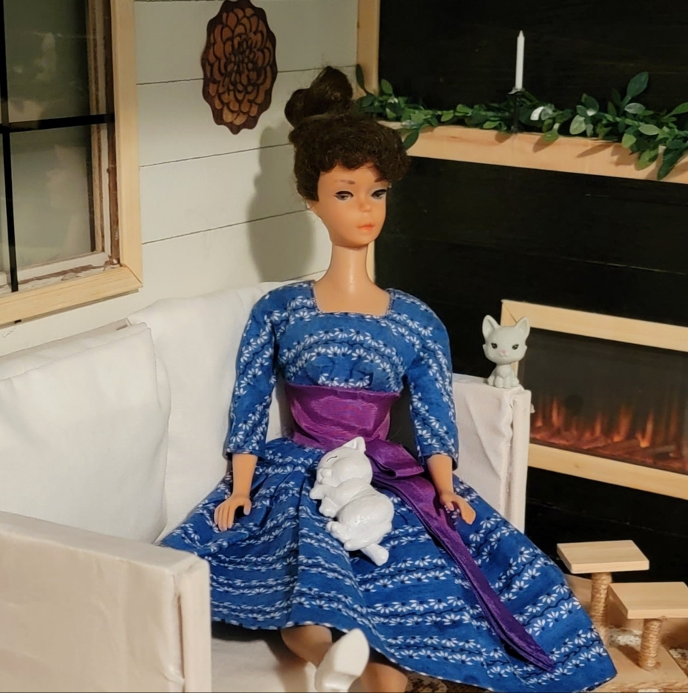 VINTAGE brunette Barbie